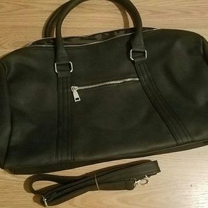 WEEKENDER HOLDALL BAG